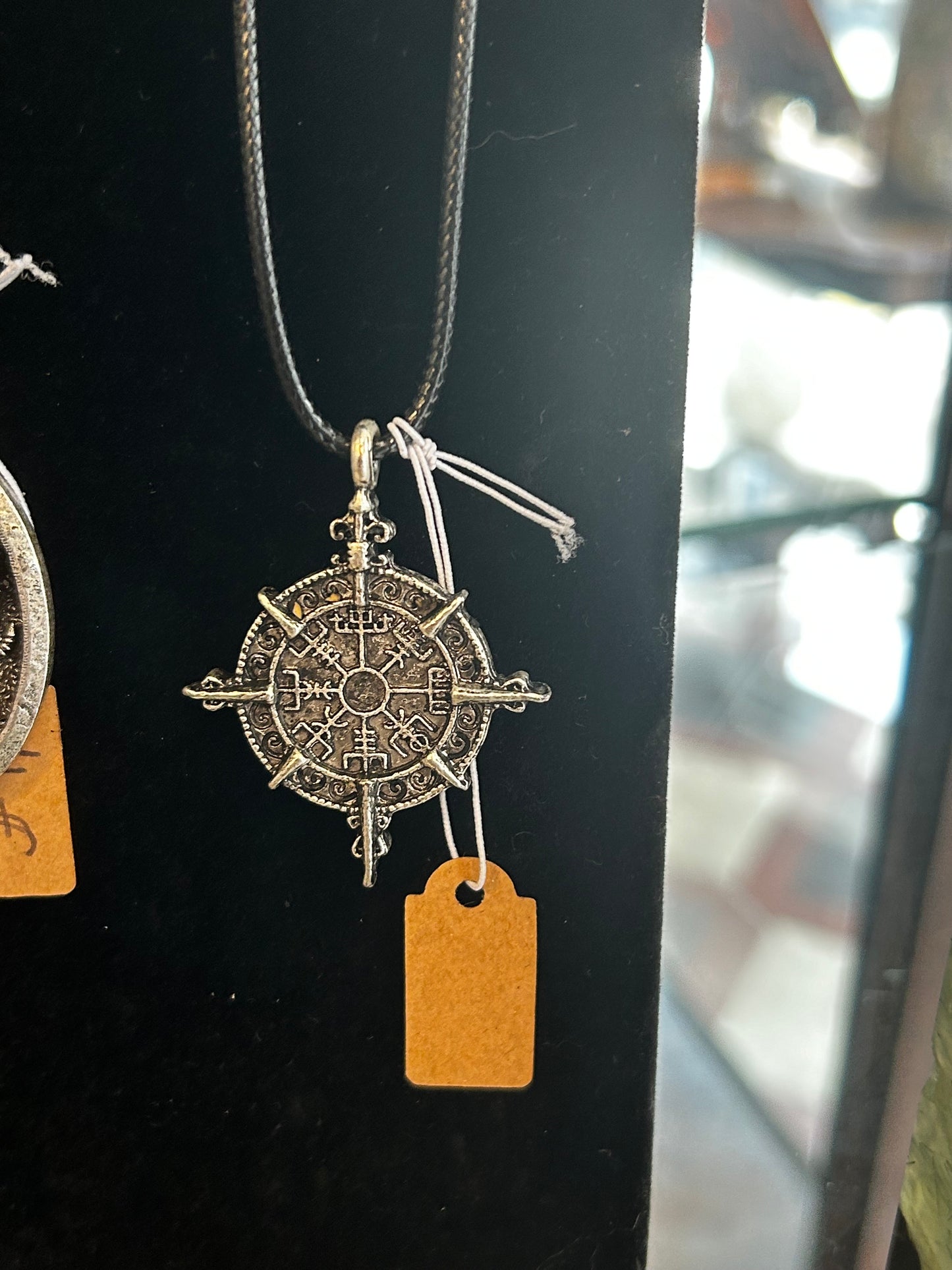 Pendentif boussole vegvisir