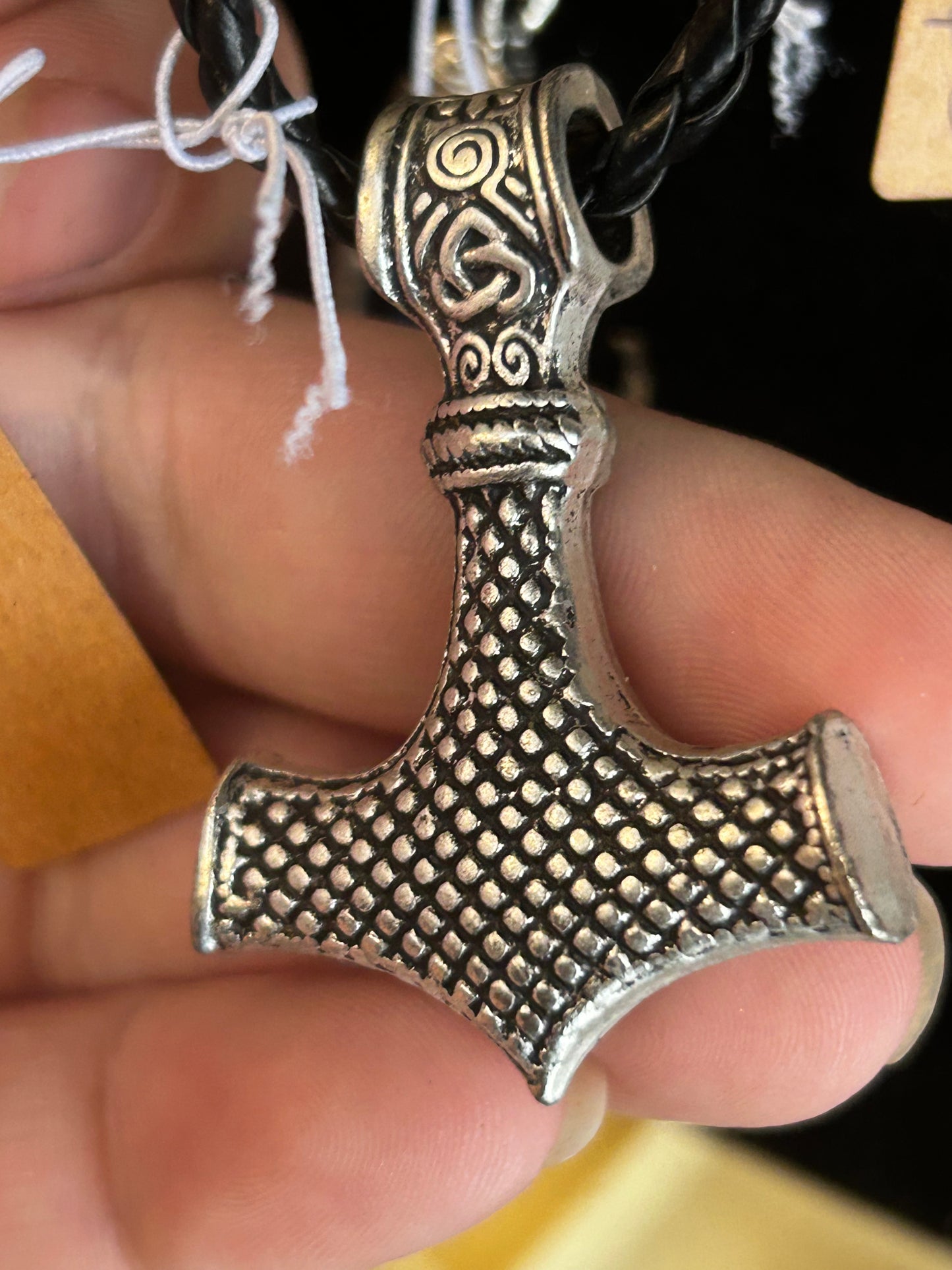 Pendentif Mjïollnir