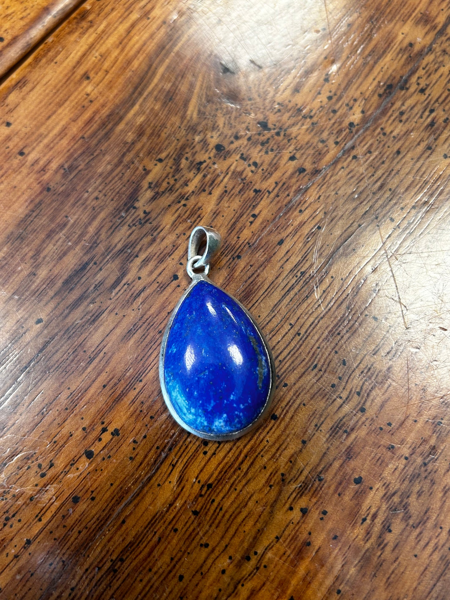 Pendentif goutte lapis-lazuli